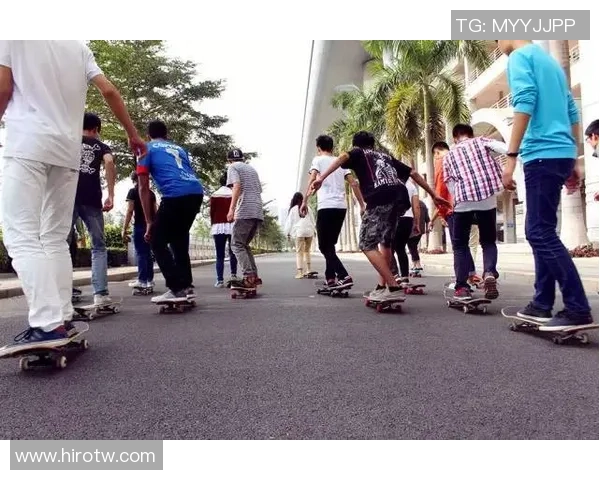 南京滑板队与杭州滑板队赛后复盘探讨团队协作的成功与不足